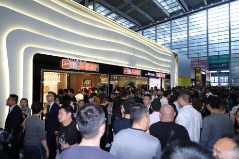 34届深圳展芝华仕品牌火爆人气见证品牌实力183.png
